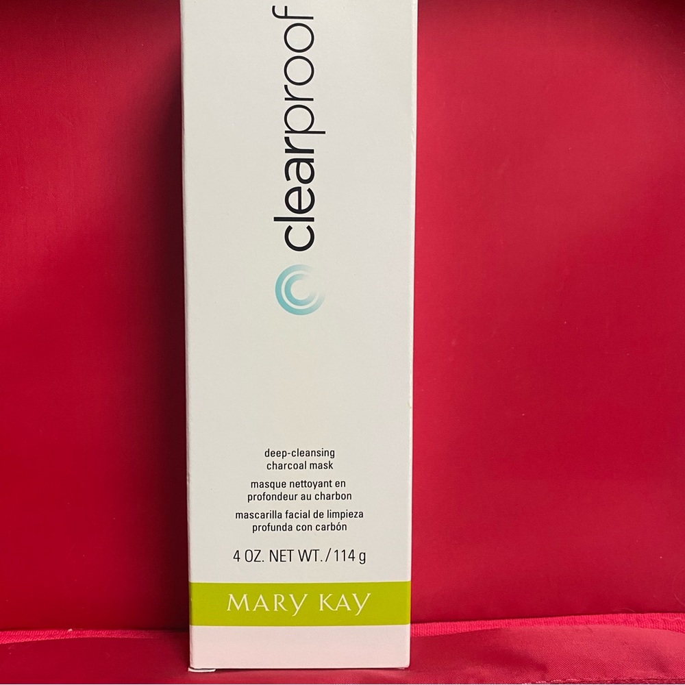 Mary Kay Clearproof Deep-Cleansing Charcoal Mask - White and Green